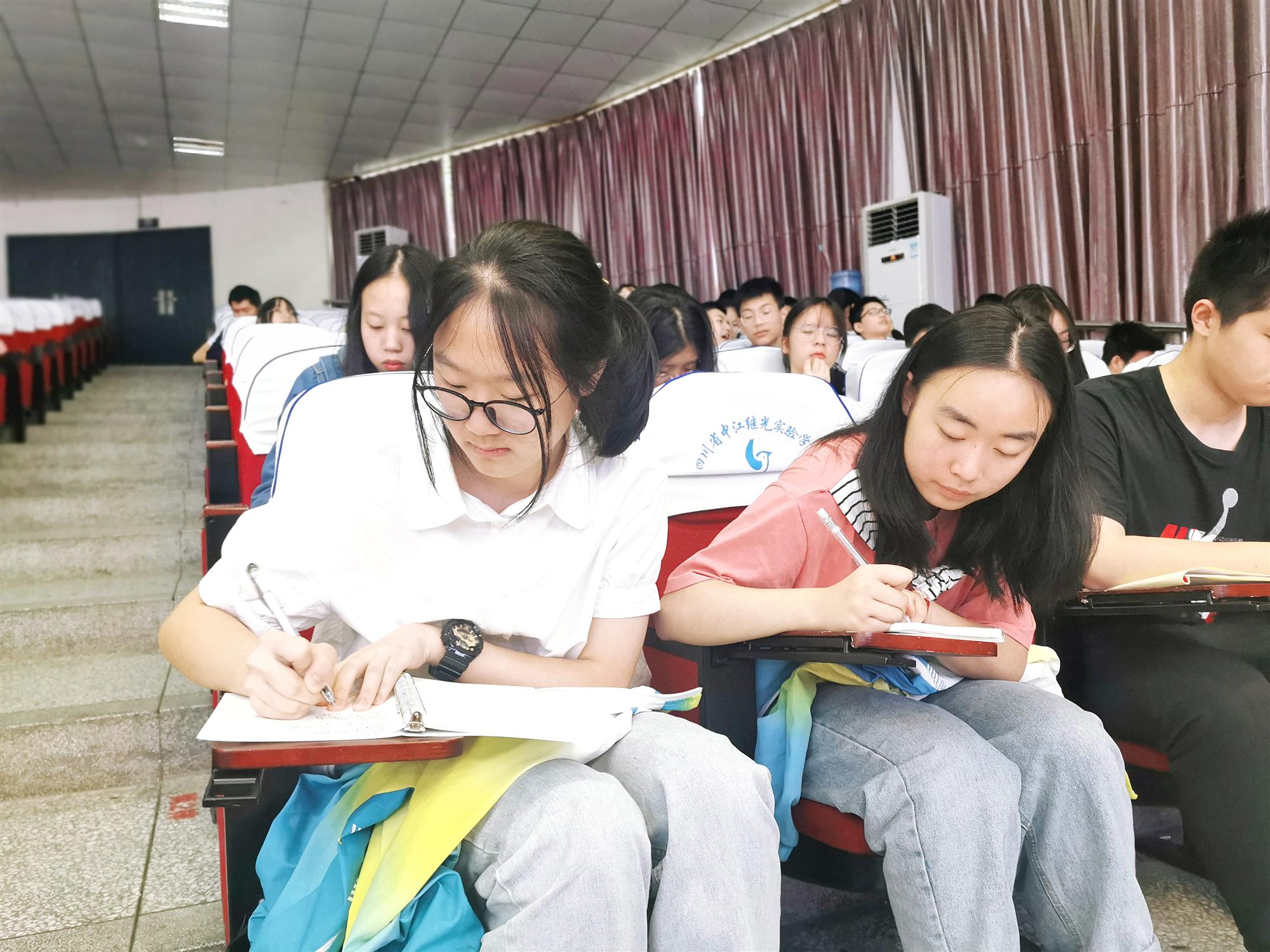 教育新闻公众号怎么做的？5步打造高价值教育资讯平台，轻松解决用户信息焦虑
